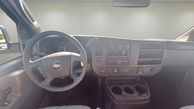 2024 Chevrolet Express Passenger 3500 1LT