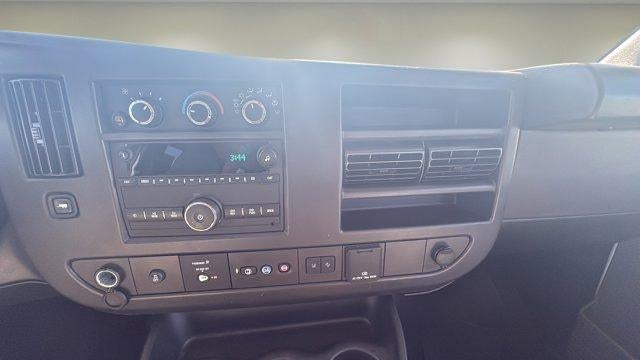 2024 Chevrolet Express Passenger 3500 1LT