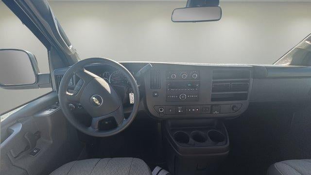 2024 Chevrolet Express Passenger 3500 1LT