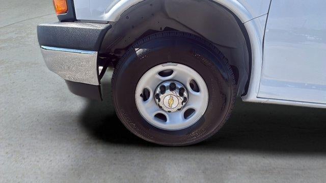 2024 Chevrolet Express Passenger 3500 1LT
