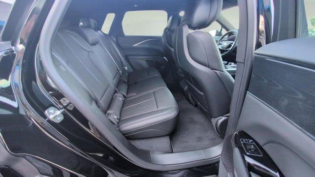 2025 Cadillac LYRIQ Luxury 1