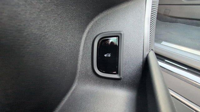 2025 Cadillac LYRIQ Luxury 1