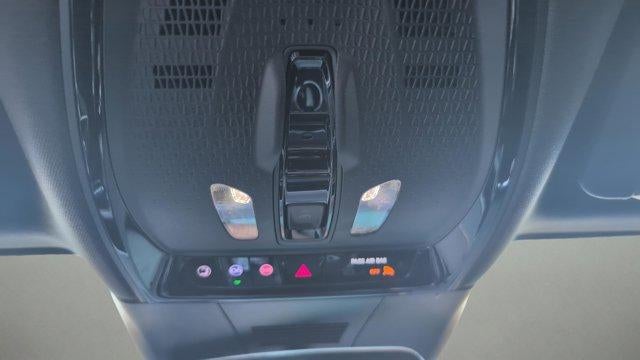 2025 Cadillac LYRIQ Luxury 1