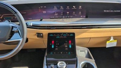 2025 Cadillac ESCALADE IQ Luxury 2
