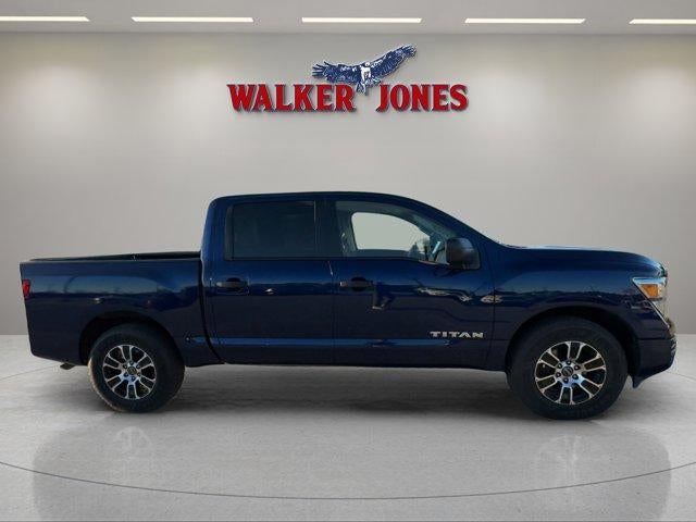 2023 Nissan Titan SV