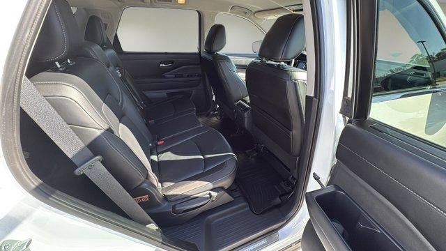 2023 Nissan PATHFINDER Base