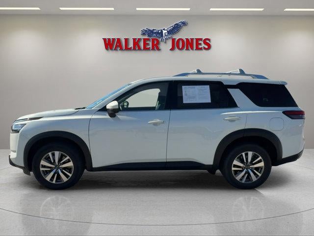 2023 Nissan PATHFINDER Base