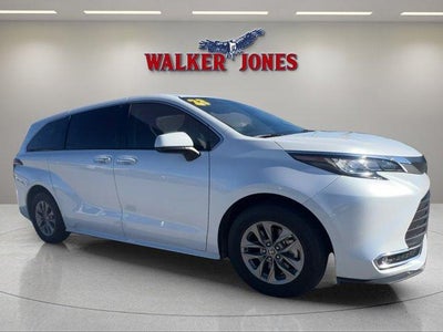2023 Toyota Sienna XLE