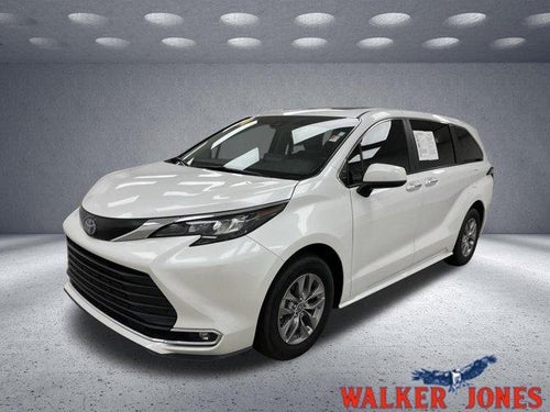 2024 Toyota Sienna XLE