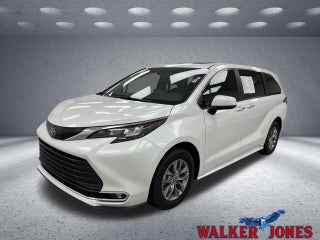 2024 Toyota Sienna XLE