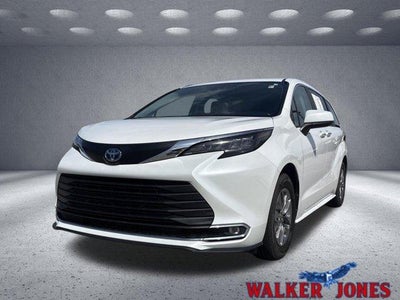 2024 Toyota Sienna XLE