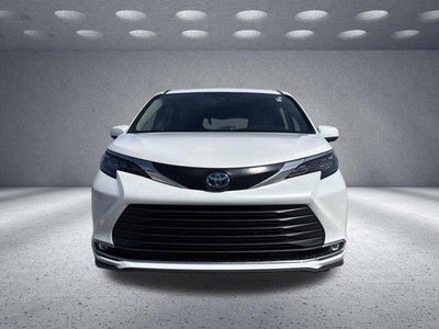2024 Toyota Sienna XLE