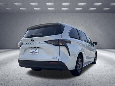 2024 Toyota Sienna XLE