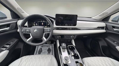 2025 Mitsubishi Outlander SEL