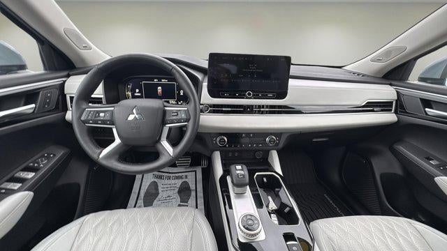 2025 Mitsubishi Outlander SEL