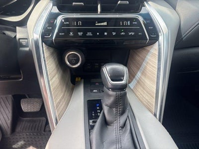 2024 Toyota Venza LE