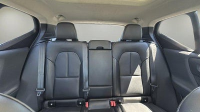 2024 Volvo XC40 Core Bright Theme